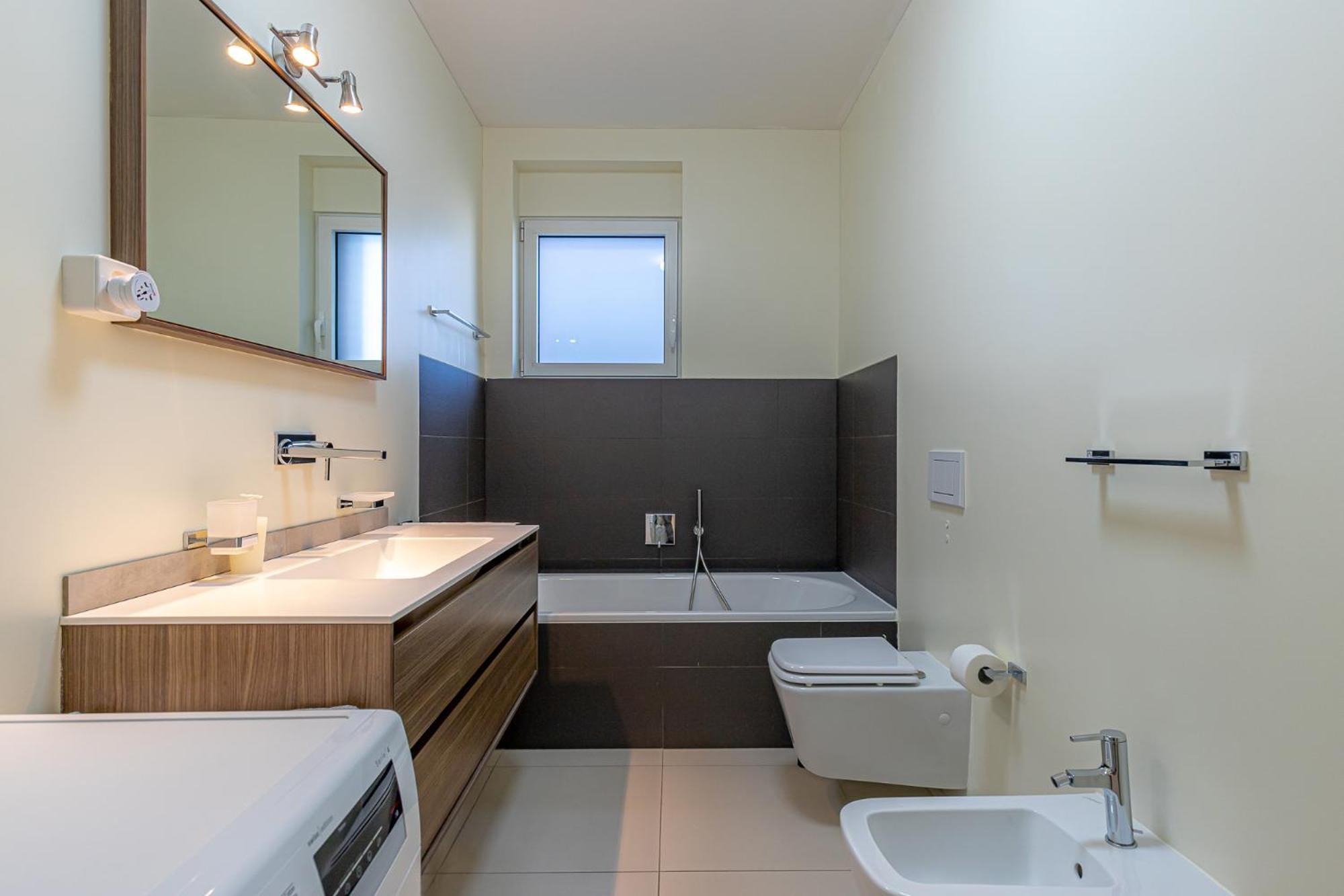 Appartement Imperial Of 3 With A View Behind The Station And 10 Min From The Of *